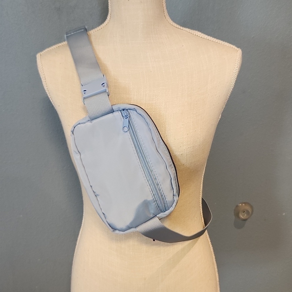 Max Studio Crossbody buckle bag Fanny Pack